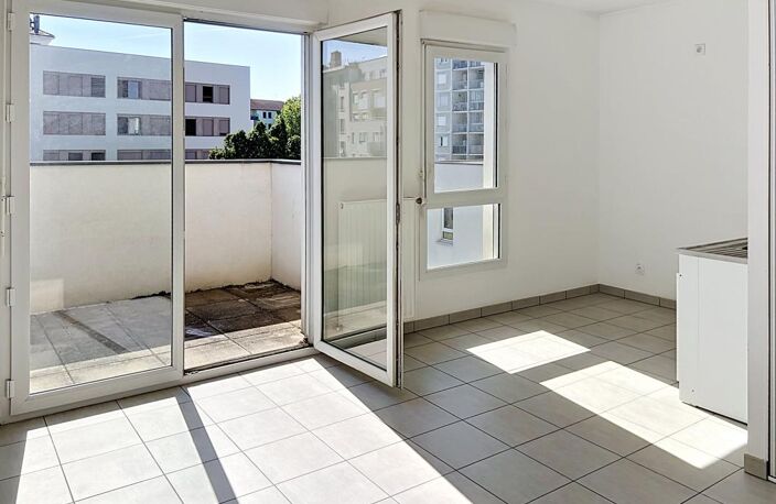 T2 avec balcon et garage - étage élevé — photo 4