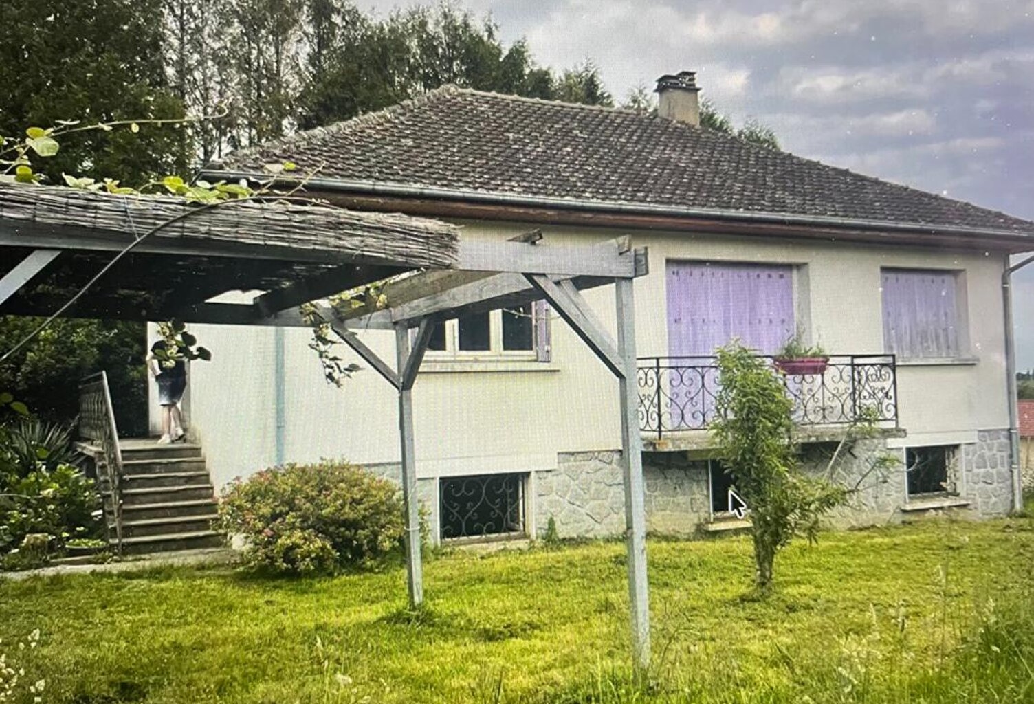 Proche de Chalus propriété vendue occupée- Investissement locatif avec revenu immédiat — photo 1