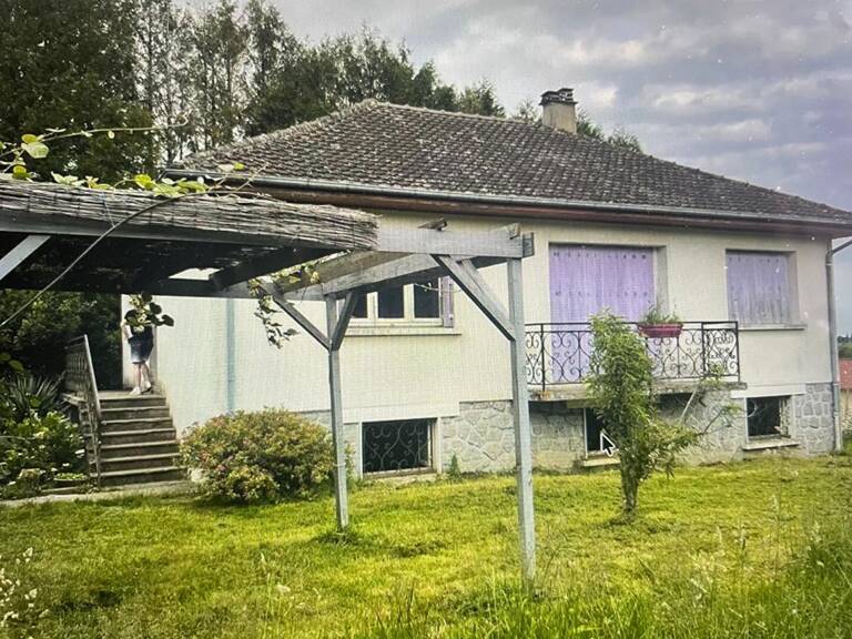 Proche de Chalus propriété vendue occupée- Investissement locatif avec revenu immédiat — photo 1