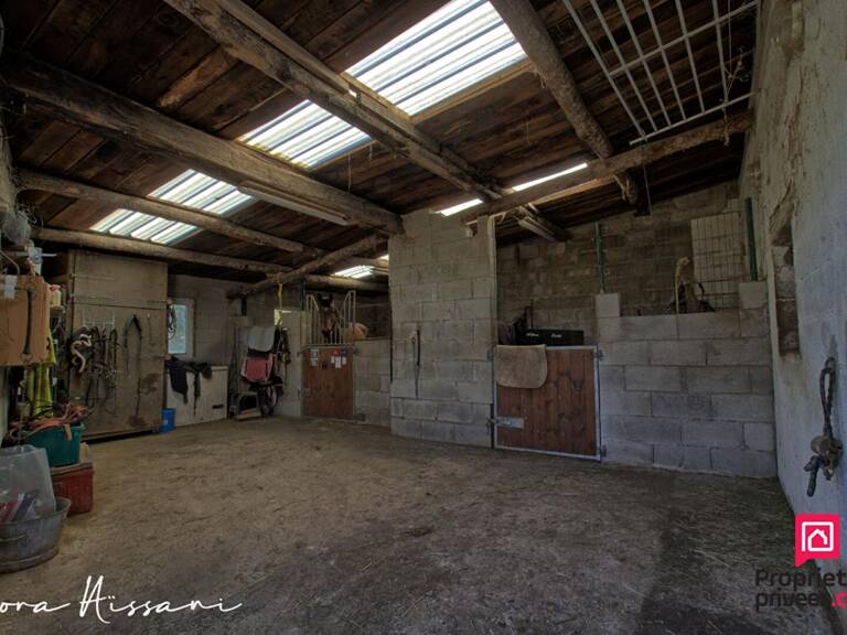 ECURIES 10 BOXES 4 HECTARES — photo 1