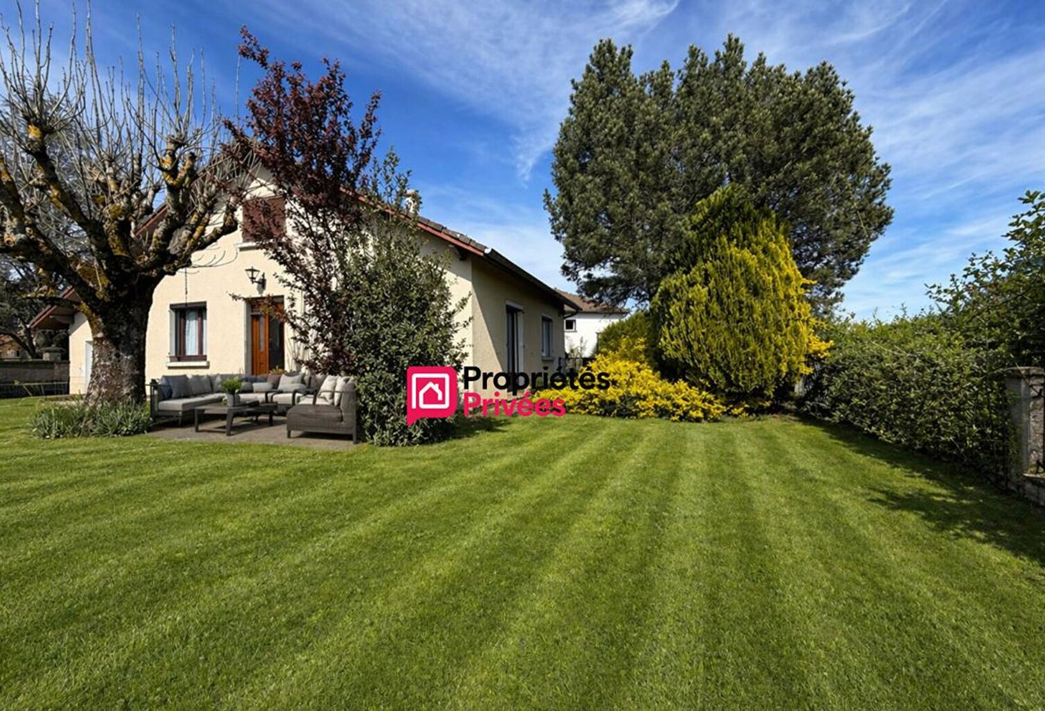 Maison  T4  de 127m² au coeur de Saint Ours 63230 avec jardin et garage à vendre — photo 1