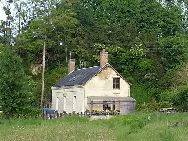 MAISON DE VILLAGE ET SES CAVES CHAMPIGNONNIERES — photo du bien