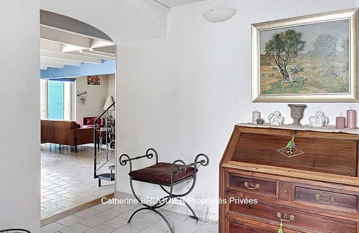 Maison en pierre - 210 m² - 5 chambres - Piscine -jardin clos- Coeur de village- Grand garage — photo 2