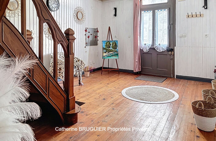 Maison en pierre - 210 m² - 5 chambres - Piscine -jardin clos- Coeur de village- Grand garage — photo 4