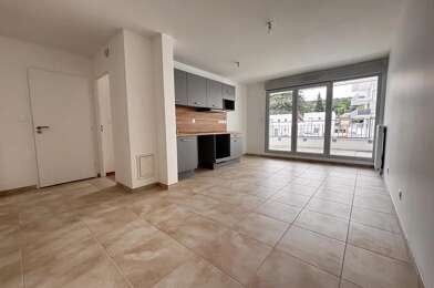 Appartement 3 pièces 830 €