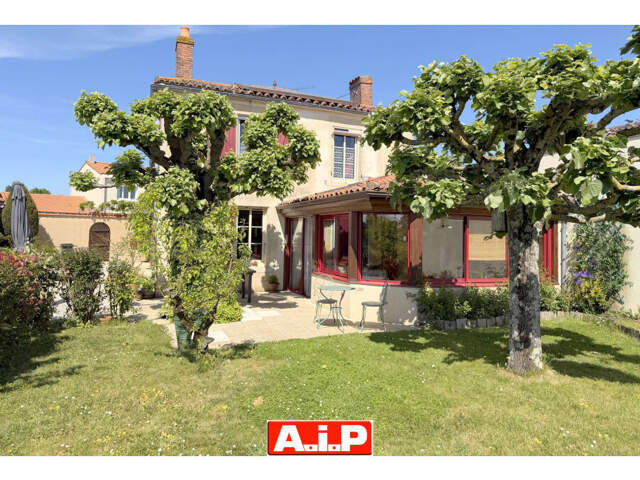 Maison 6 pièces 147 m² à Mouilleron-Saint-Germain — photo du bien