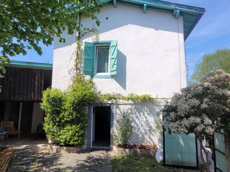 MAISON T4 MEUBLEE AVEC JARDIN — photo 1
