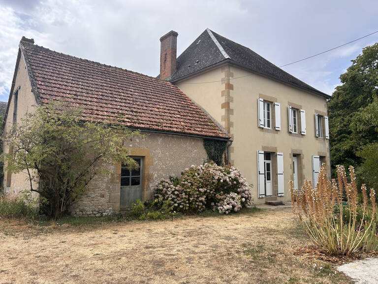 A VENDRE - Maison 5 pièces avec jardin et dépendances à Pris — photo 1