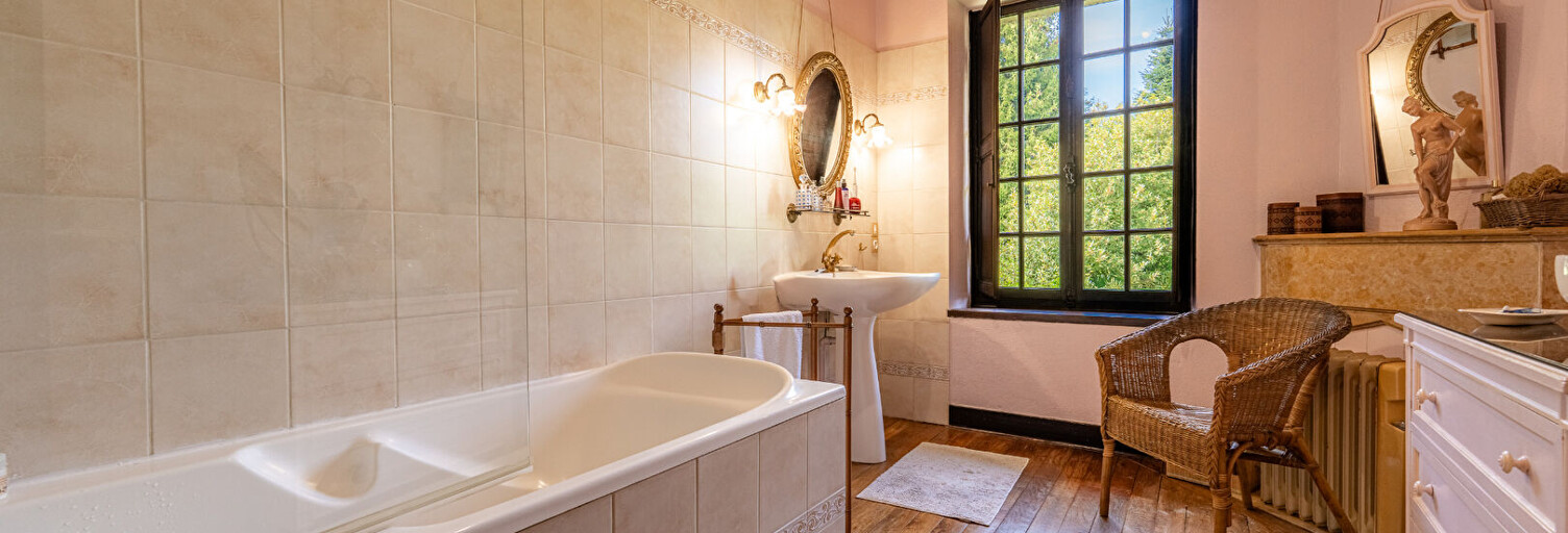 Maison 12 Pièces 384 m² à vendre à Belley (01300)