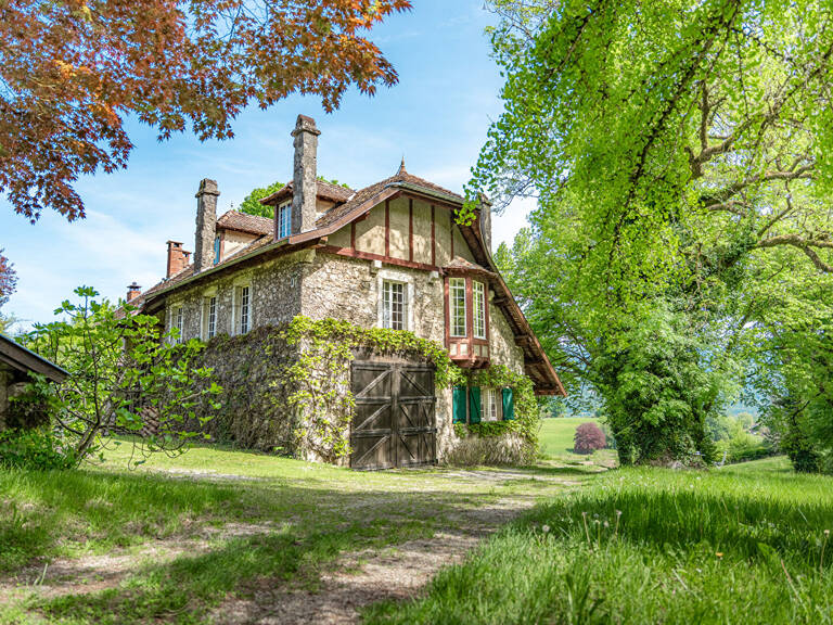Maison de caractère à Peyrieu; Idéale chambres d'hôtes ou gîtes — photo 1
