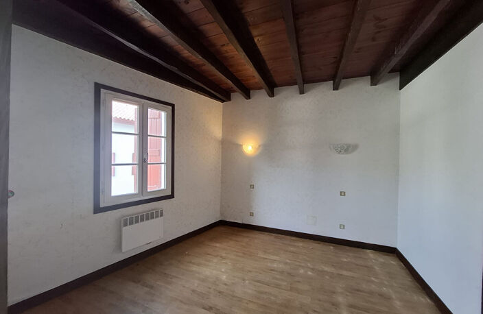 Vente murs local commercial et appartement T5 à Sare — photo 4