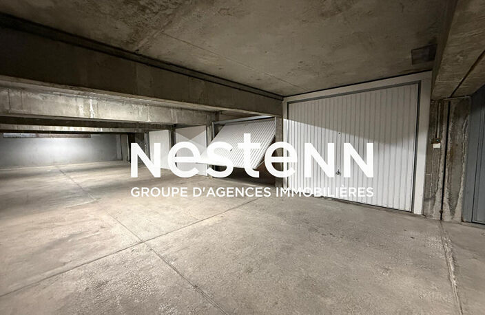 Garage box en sous sol avec Portes motorisées - 69500 BRON — photo 2