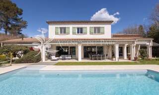 Maison 11 Pièces 248 m² à vendre à Roquefort-les-Pins (06330)