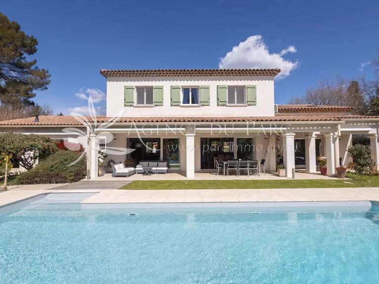 Propriété familiale avec grande dépendance  - Jardin paysager - — photo 1