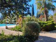 Propriété familiale avec grande dépendance  - Jardin paysager - — photo 4