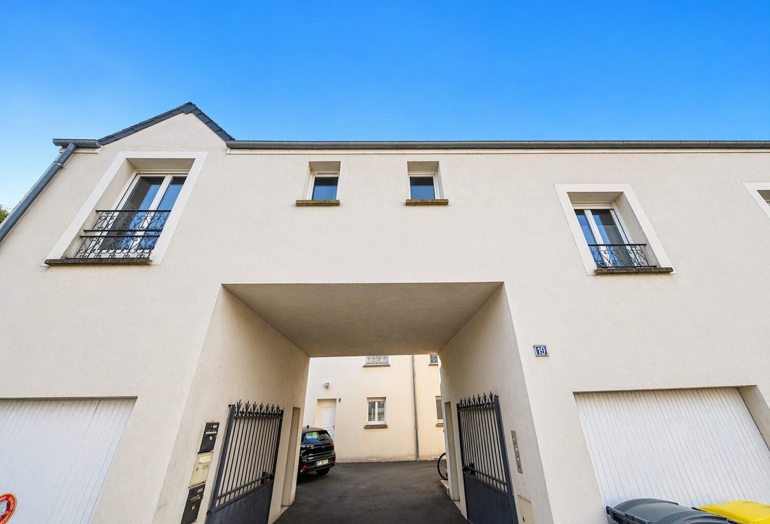 La Riche centre  Appartement T2 vendu loué, syndic bénévol — photo 1