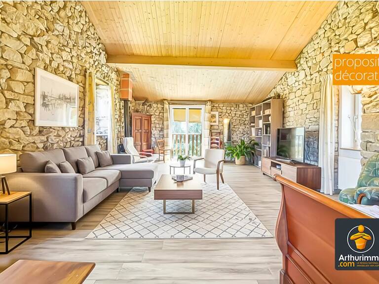 Maison en pierre de 1720 - 198 m² -  660 m² de terrain — photo 1