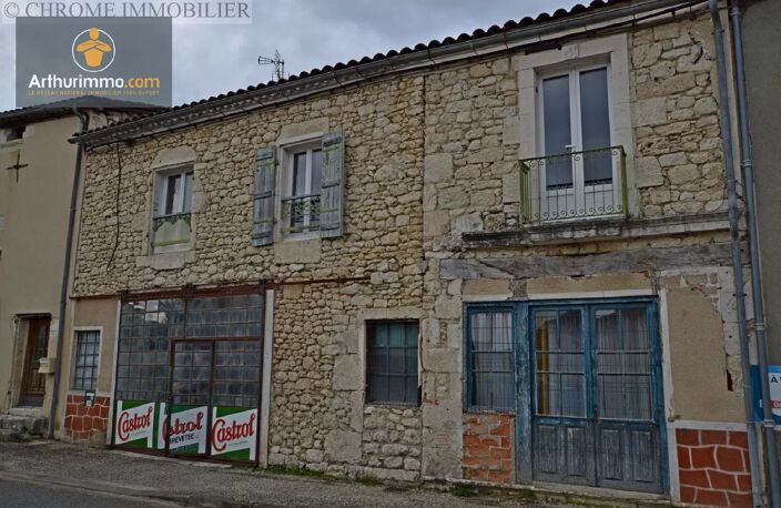 En pierre, coeur de village avec grand jardin — photo 2