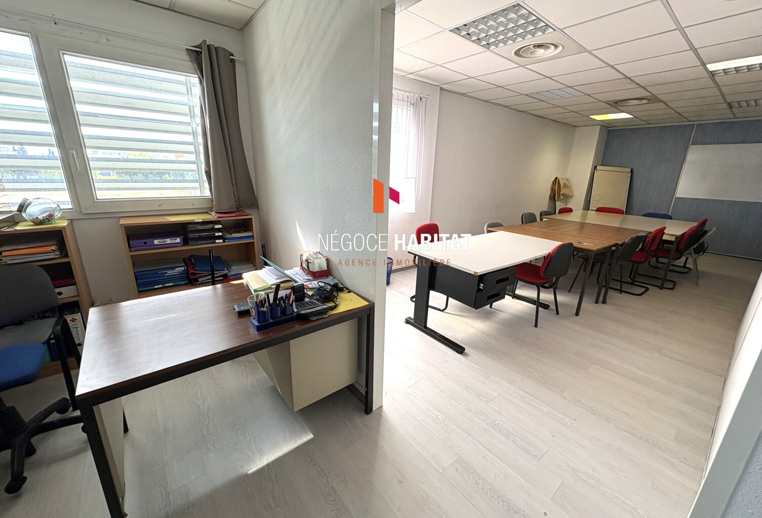 NIMES 30000 BUREAUX A VENDRE — photo 1