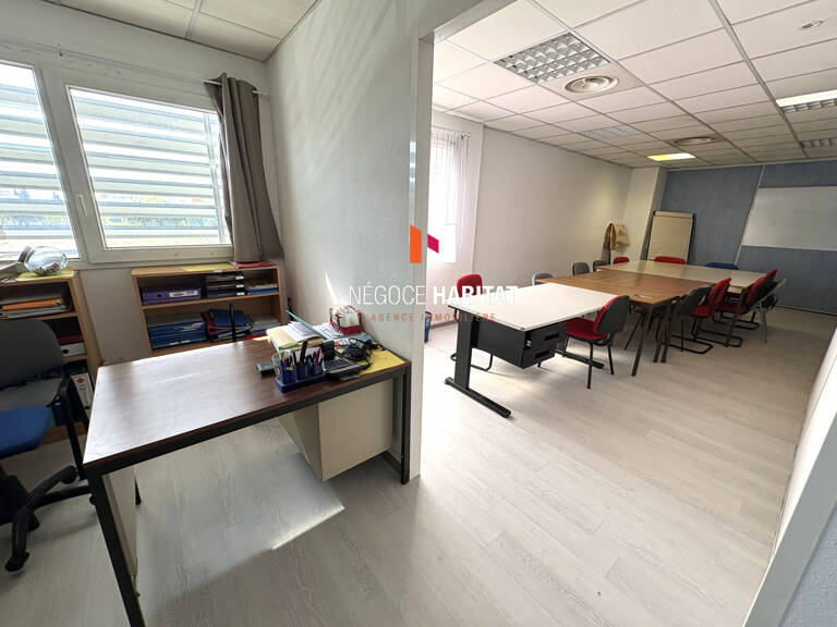 NIMES 30000 BUREAUX A VENDRE — photo 1