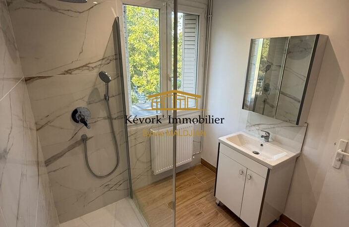 Appartement T4, sur les boulevards de Valence. — photo 3