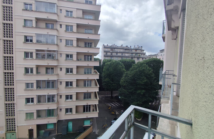 Grenoble rue Paul Janet grand T2 — photo 4