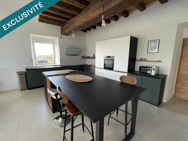 Maison traditionnelle rénovée à 100%  - 148m2 - Dépendances - terrain de 4,2Ha — photo du bien