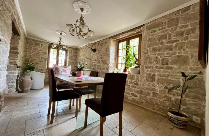PORT-LESNEY  PROPRIÉTÉ DE CARACTÈRE AVEC VUE SUR LA LOUE, DÉPENDANCES & APPARTEMENT INDÉPENDANT — photo 3