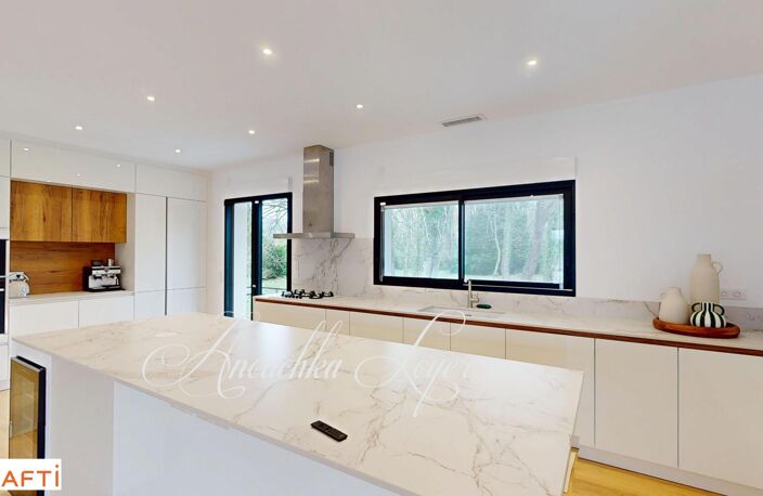 Maison avec garage et piscine au calme — photo 2