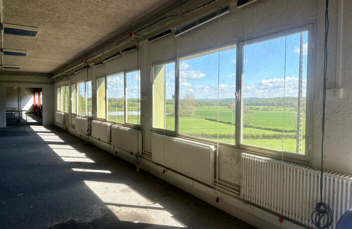 Ancien site logistique / Entrepôt / Local d'Activités — photo 2