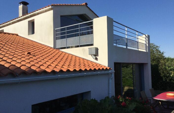 Clair de Lune- Maison En pierres avec dépendance et piscine couverte — photo 3
