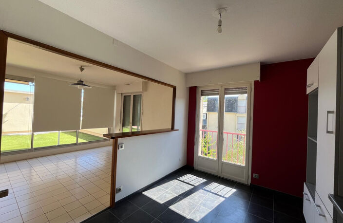 A VENDRE - Duplex 5 pièces en centre-ville d'Argenton-Sur-Cr — photo 5