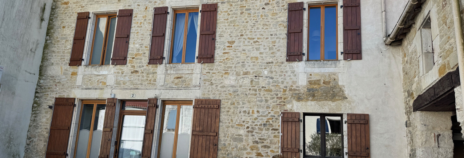 Maison 8 Pièces 192 m² à vendre à Saint-Martin-Lars-en-Sainte-Hermine (85210)
