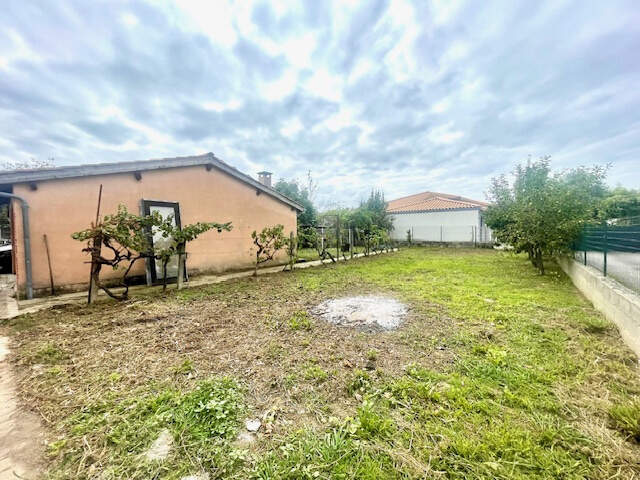 CUGNAUX - Terrain à bâtir de 461 m2 non viabilisé avec bâtim — photo du bien