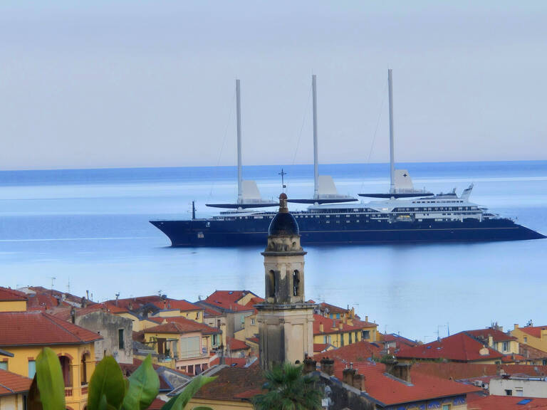 Menton,  hotel particulier ce 4 pièces, terrasses 35 m2 expo — photo 1