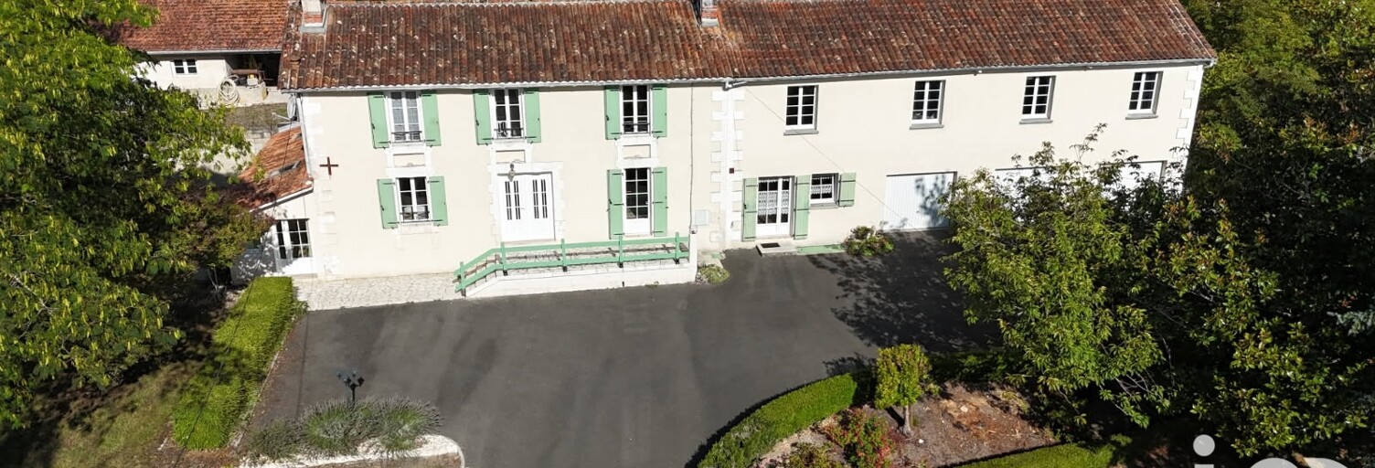 Maison 8 Pièces 210 m² à vendre à Montmoreau (16190)