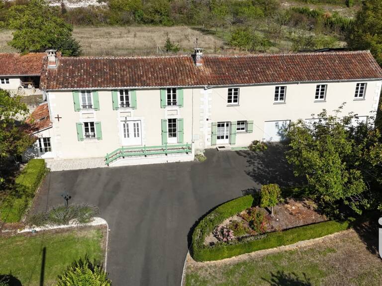 Vente Maison/villa 8 pièces — photo 1