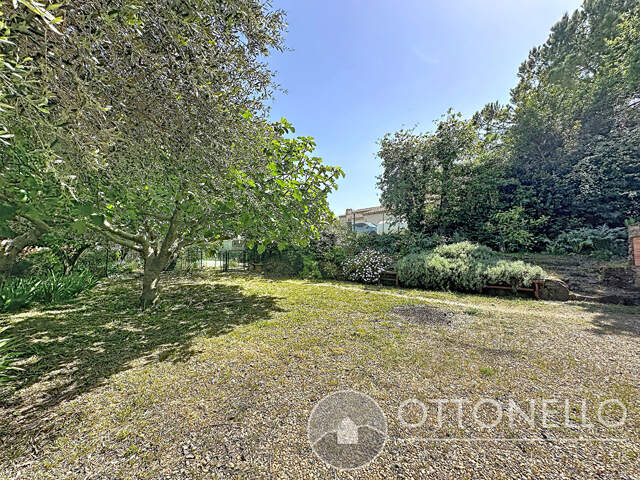 Terrain constructible Roquebrune Sur Argens 443 m2 — photo du bien
