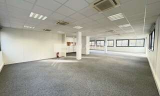 Bureau  599 m² à louer à Villeurbanne (69100)