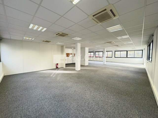 BUREAUX à LOUER — photo du bien