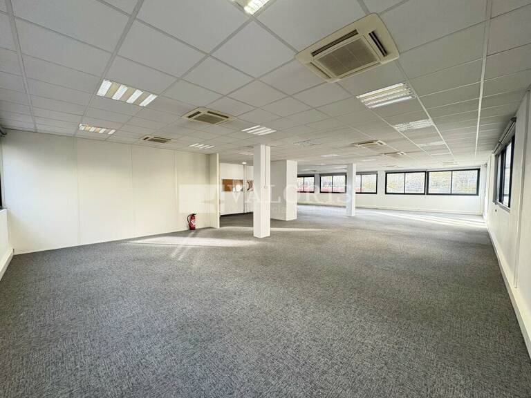 BUREAUX à LOUER — photo 1
