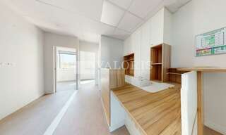 Bureau  138 m² à louer à Décines-Charpieu (69150)