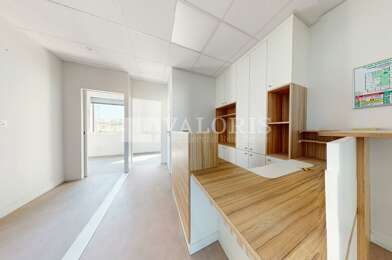 Bureau  2147 €