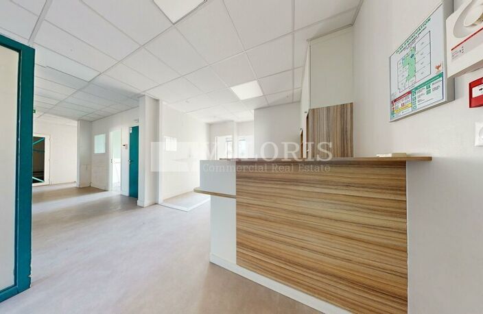 BUREAUX à LOUER — photo 2