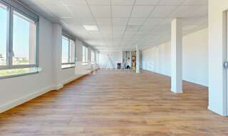 Bureau  112 m² à louer à Décines-Charpieu (69150)