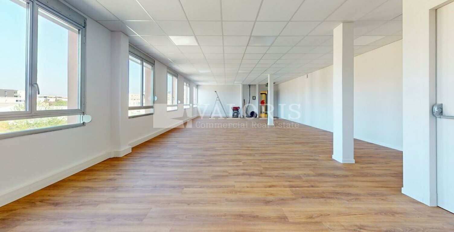 BUREAUX à LOUER — photo 1