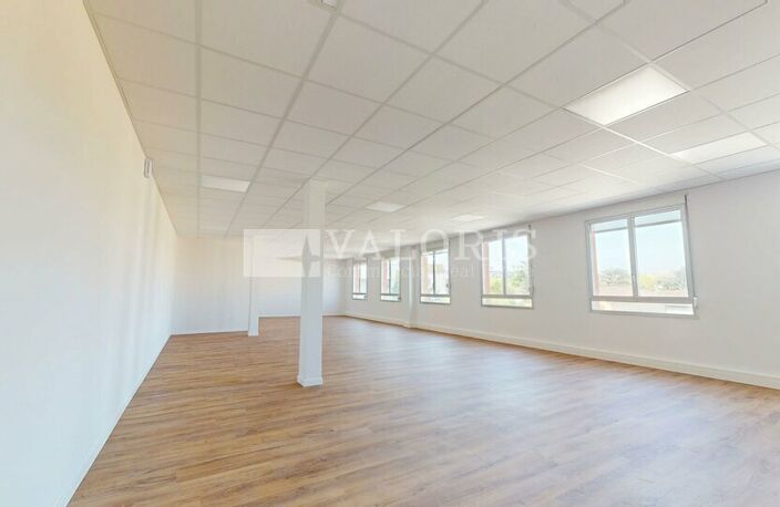 BUREAUX à LOUER — photo 2
