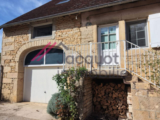Maison de village, proche Lons le Saunier — photo du bien