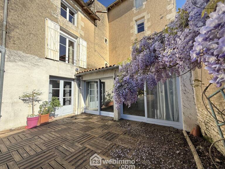 Maison de ville - 216m² - Neuville-de-Poitou — photo 1
