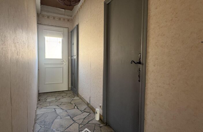 Maison de ville - 216m² - Neuville-de-Poitou — photo 3
